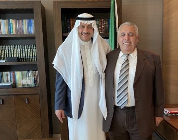لتبرير Sobriquette فاتر  سفير السعودية في الأردن يلتقي معلّمه قبل 40 سنة (صورة)| جراءة نيوز